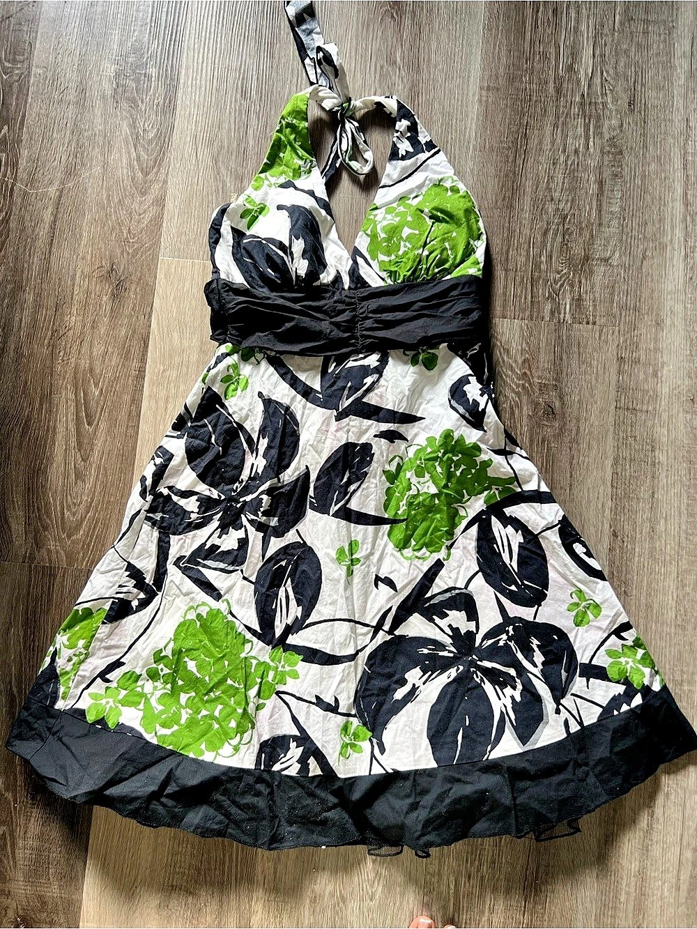 Y2K speechless Fade Floral Halter Midi Dress in White & Green Size 5 fits (S)